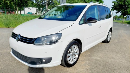 VW Touran 140 PS, TDI, DSG, AHK, 2 Zonen Klimaautomatik, Panoramadach, Standheiz
