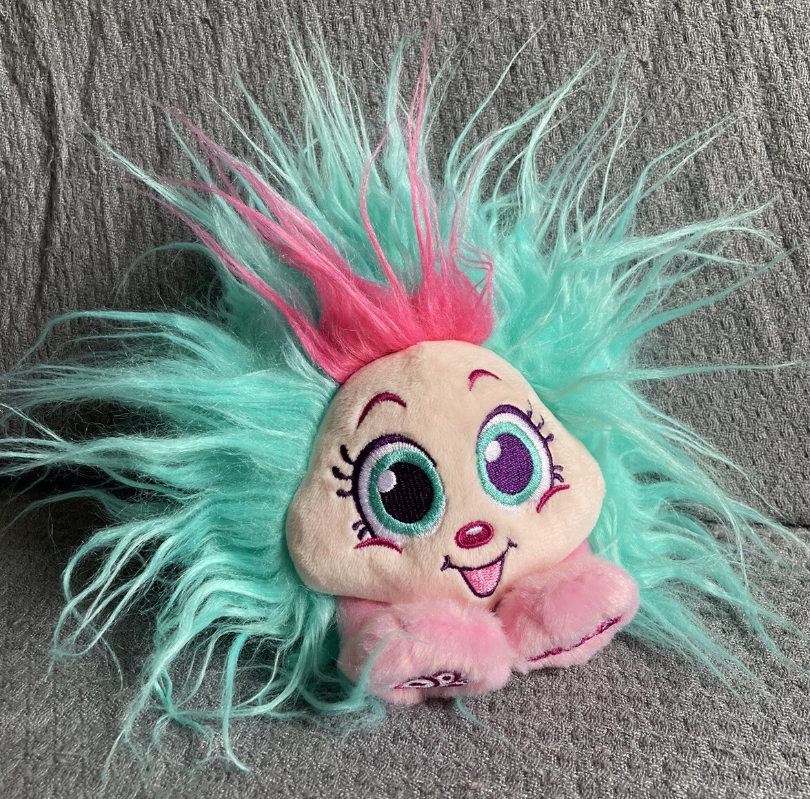 Zuru Schnooks 6” Plush Doll Shaggy Blue/teal Hair Pink Feet
