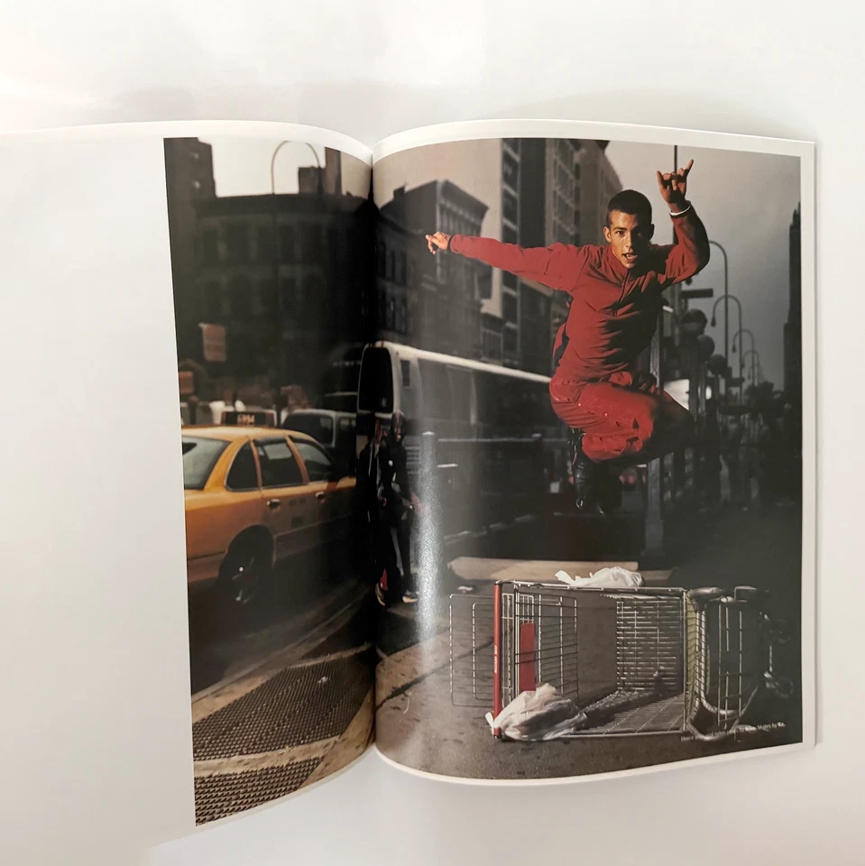 FLAUNT Mag Nov 1999 #9 Julianne Moore Jonathan Rhys Meyers Wolfgang Tillmans Foto 4 de 4