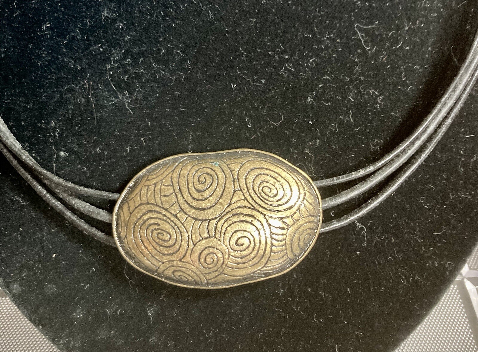 Chico’s Boho Geometric Patterned Brass Pendant Ne… - image 3