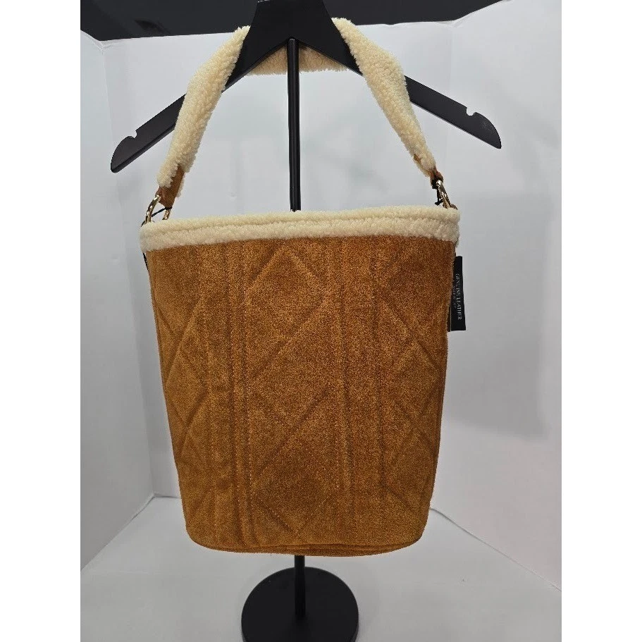 NWT Claudia Firenze Genuine Leather Bucket Bag Sherpa Trim Quilted Made in Italy - Image 3 of 4