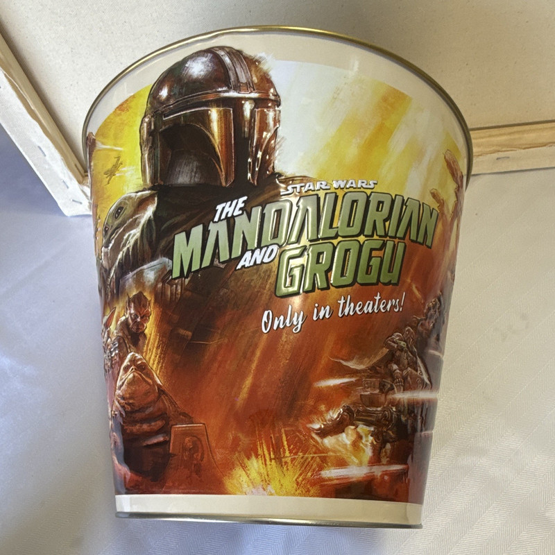Star Wars Mandalorian & Grogu 230 oz Metal Tin Popcorn Bucket