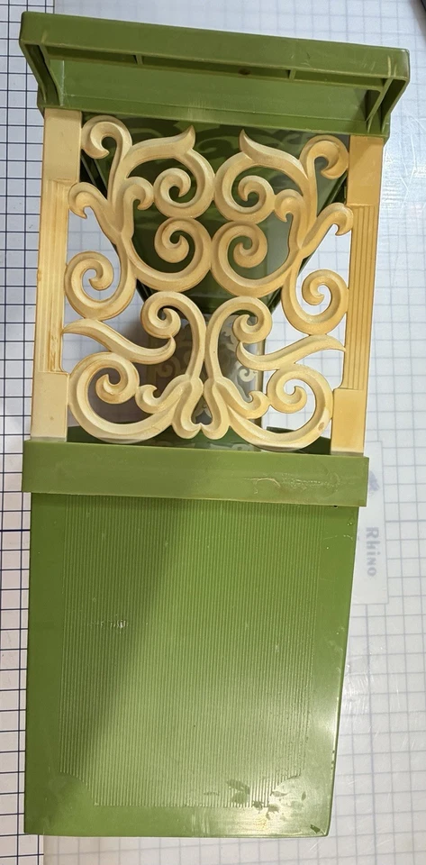 Botiquín de baño de plástico verde aguacate Mid-Century de colección Foto 3 de 4