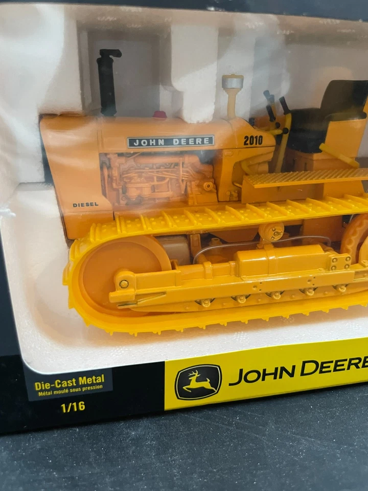 John Deere 2010 diésel amarillo sobre orugas ERTL diecast 15634 1962-1965 8 velocidades 1/16 Foto 2 de 4