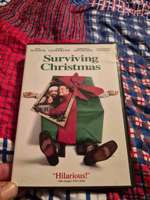 Surviving Christmas (DVD, 2004) light scratches no scuffs plays fine 