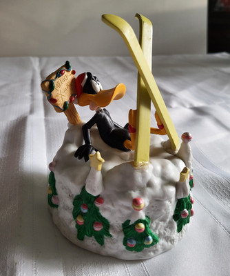 Rare Goebel WB Looney Tunes San Francisco Music Box Co Duffy Duck ''Let It Snow''