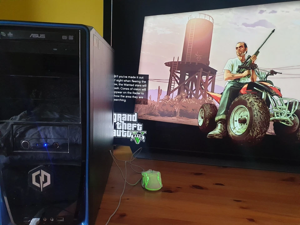 Gaming desktop,AMD FX 4300, 1TB, Radeon R9 200, 12gb + GTA V, GTA Trilogy, Metro - Image 2 of 4