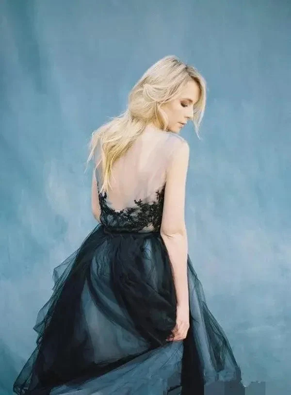 Gothic Wedding Dresses Forset country Bridal Gowns Applique Lace Backless Dress - Image 4 of 4