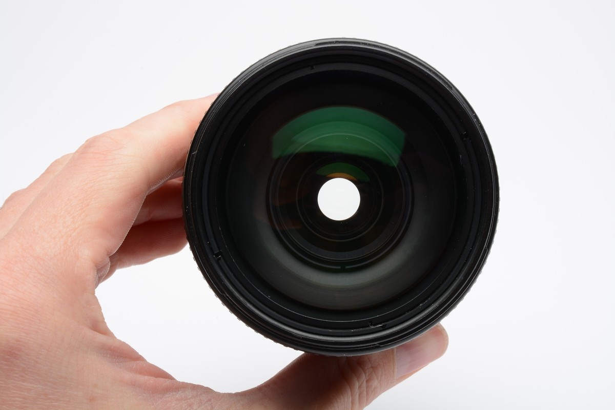 Nikon AF Nikkor 35-135mm F3.5-4.5 zoom lens, caps, Very nice