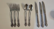 Oneida Stainless Flatware Azalea 8 Pieces, Forks, Butter Knife, Spoon