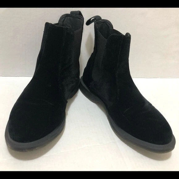 Dr martens flora deals velvet