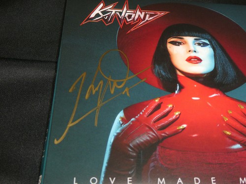 Kat Von D Hand Signed Love Made Me Do It Booklet CD JSA #RR83979 - Picture 3 of 6
