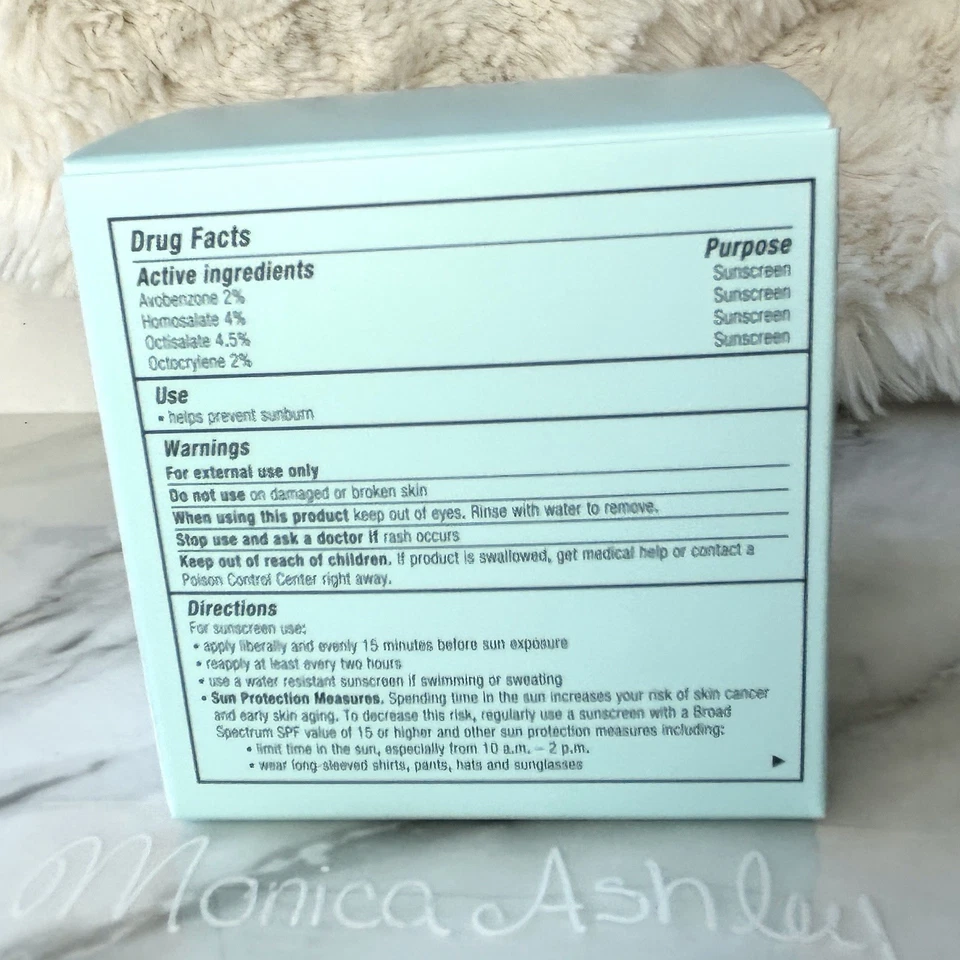 Estee Lauder DayWear Anti-Oxidant 72H Hydration Sorbet Creme SPF 15 1.7 Oz /50ml - Image 3 of 4