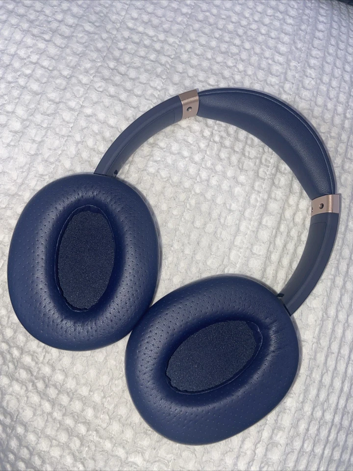 Wireless Headphones  - Image 2 of 4