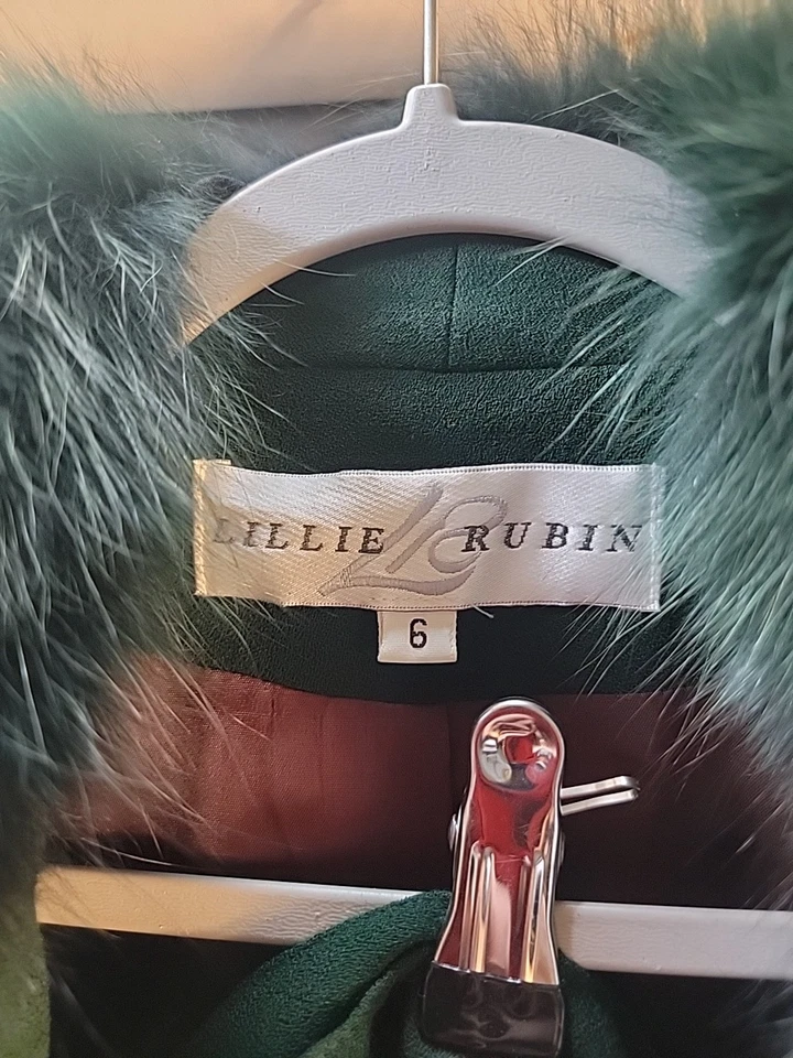 Traje Falda Rubí Lillie Talla 6 Verde Oscuro Con Cuello de Piel Sintética. 100% lana Foto 3 de 4