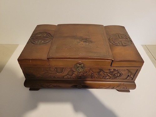 Vintage Wooden Jewelry Box. Hand-carved. Asian Motif