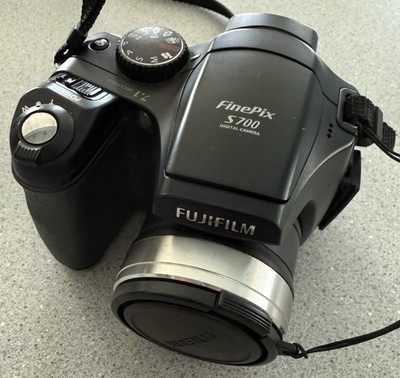 Fujifilm FinePix S Series S5700 7.1MP Digital Camera - Black for