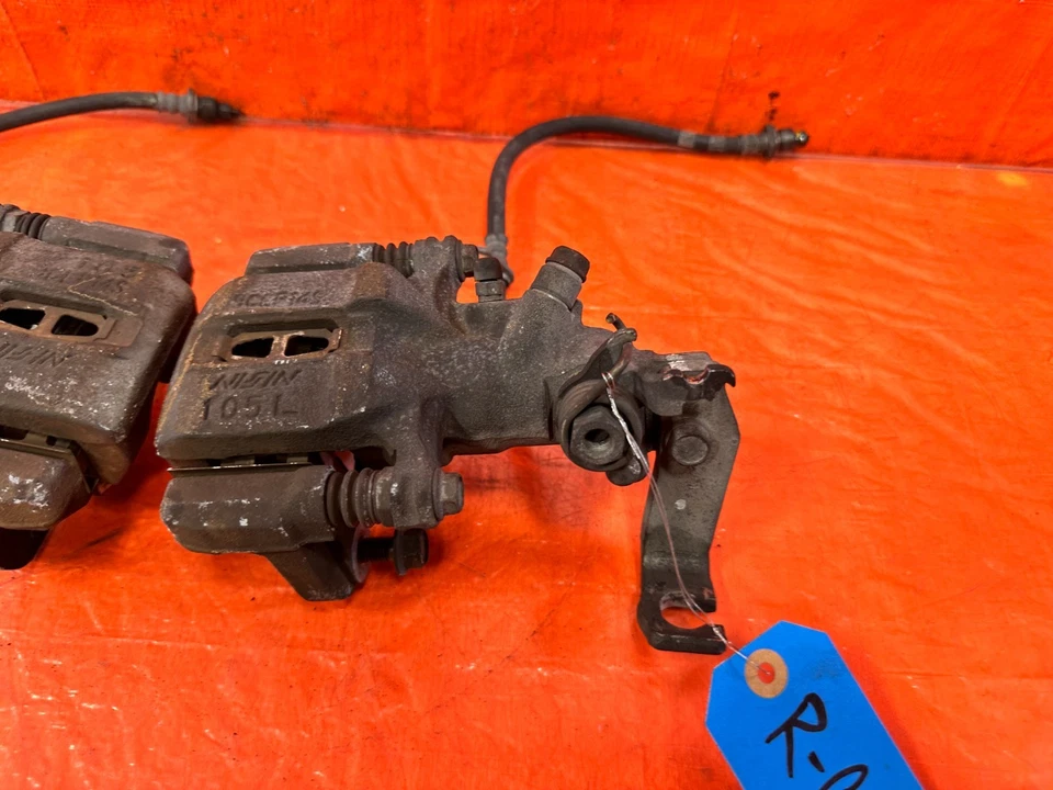 04-08 ACURA TSX - PINZAS DE FRENO TRASERAS IZQUIERDA Y DERECHA - FÁBRICA ORIGINAL #304 Foto 3 de 4