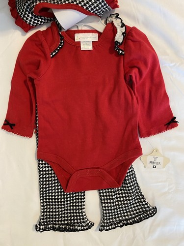 Nursery Rhyme Girls 4 pc Set - Creeper, Bib, Pants, And Socks. Brand New. - Picture 3 of 7
