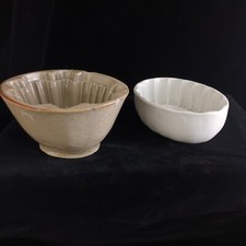2 Vintage Porcelain & Stoneware Jelly / Blancmange Moulds Molds FREE P&P 