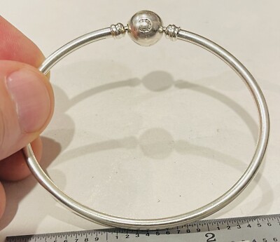 Chamilia Sterling Silver Diamond Horseshoe Clasp Bangle Charm