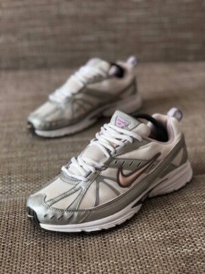 nike acg manoa boots