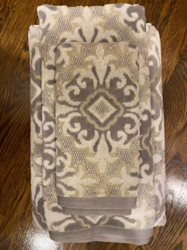 Toallas de baño Hotel Collection Floral y mantillas