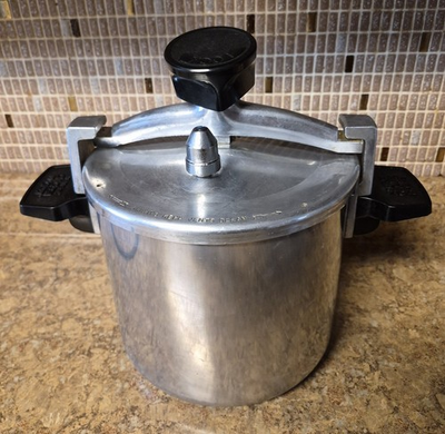 #ad Vintage Wear Ever 6 QT Chicken Bucket 90026 Low Pressure Cooker Fryer USA Manual $34.99