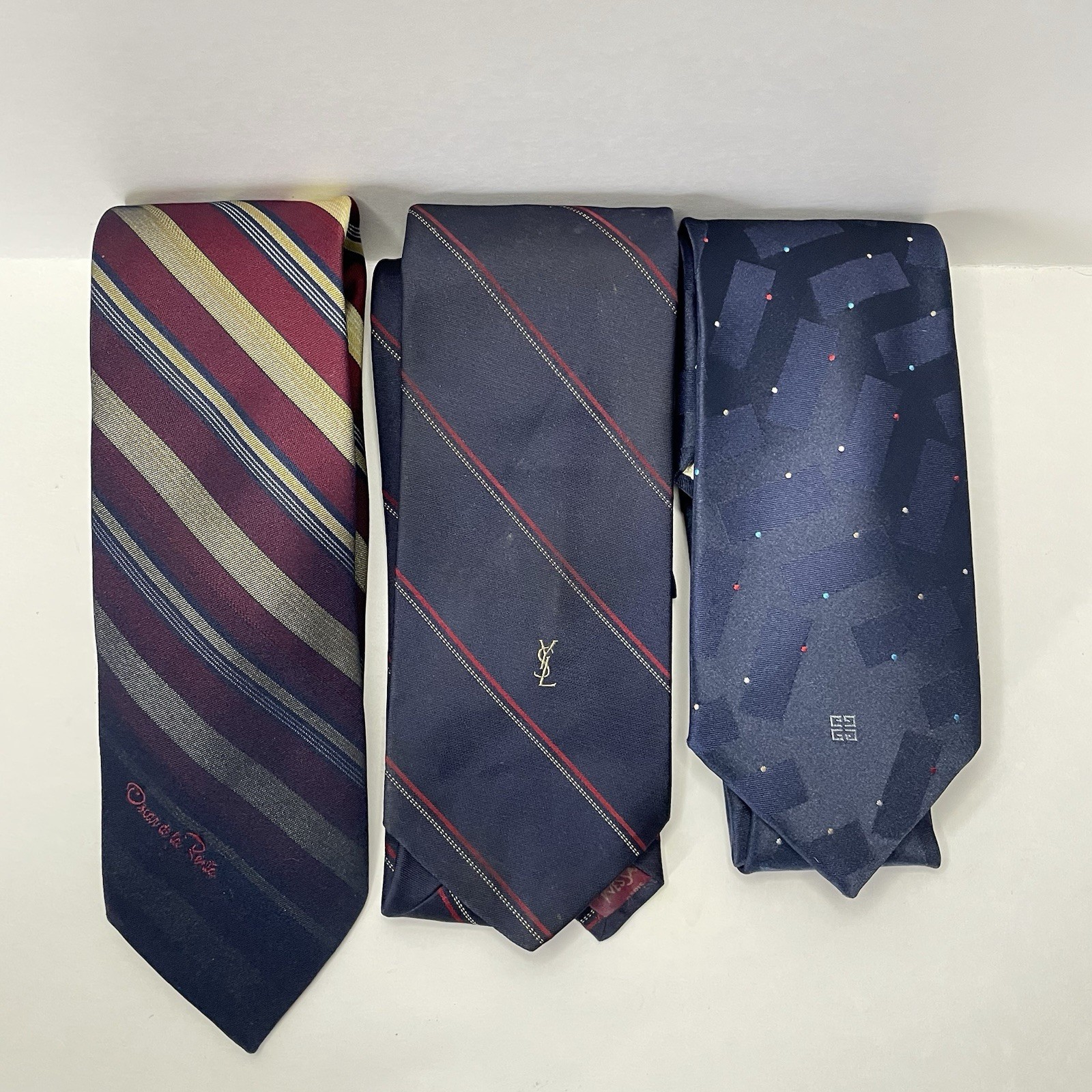 3 cravatte eleganti da uomo firmate assortite GIVENCHY YVES SAINT LAURENT OSCAR DE LA RENTA