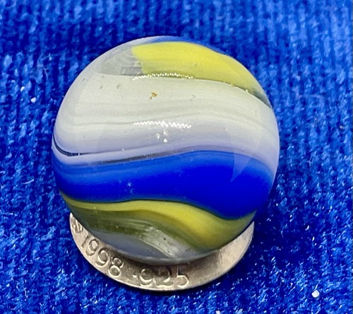 A Vintage Akro Agate Yellow And Blue Popeye Marble. It Measures .64” , Mint. - Picture 4 of 6