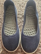 Women's CROCS Navy Blue Slip On Shoes Size 6 Great Condition