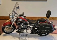 Franklin Mint 2007 Harley Davidson Heritage Softail Classic 1:10 Scale