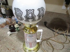 BUDWEISER BERR MUG LAMP WITH GLASS BAR SHADE VERY GOOD COND WORKS