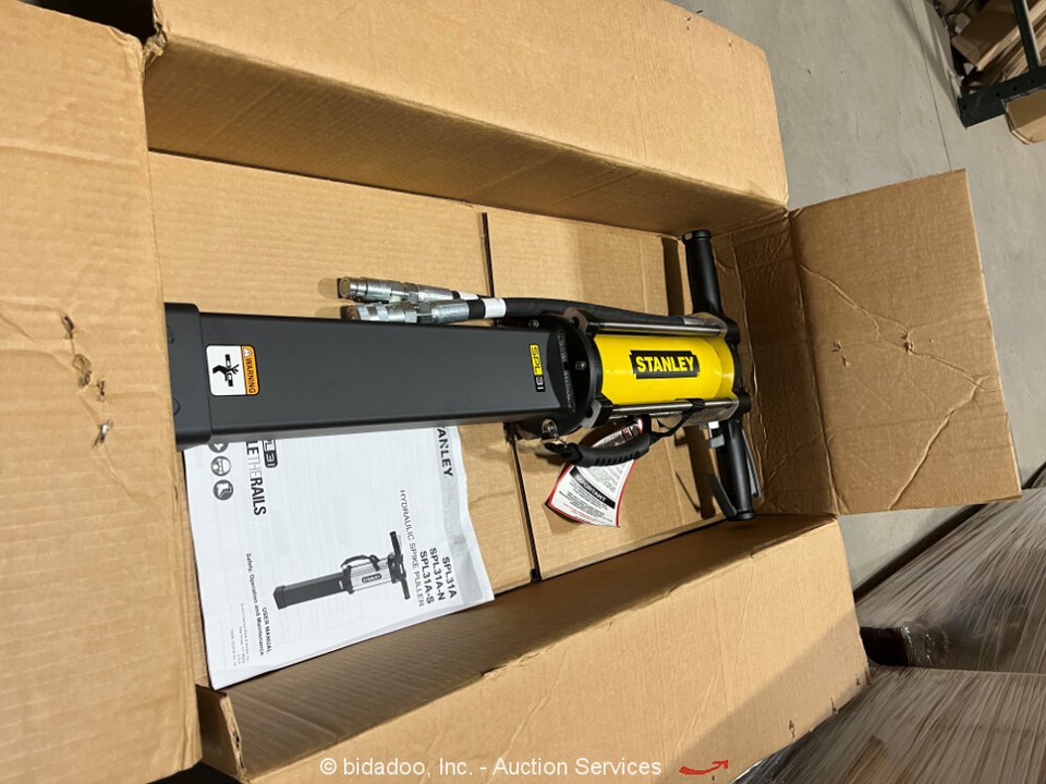Stanley SPL31AS Series Hand Held Hydraulic Rail Spike Puller Tool