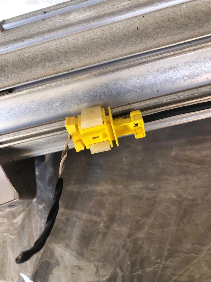 2002 大众 CABRIO 乘客安全气囊仪表板安全气囊右侧右手 P/N 01319-A — 第 4/4 张图片