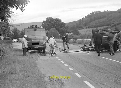 Photo 6x4 Crashed lorry A831 The lorry had been coming down the A833 towa c1975