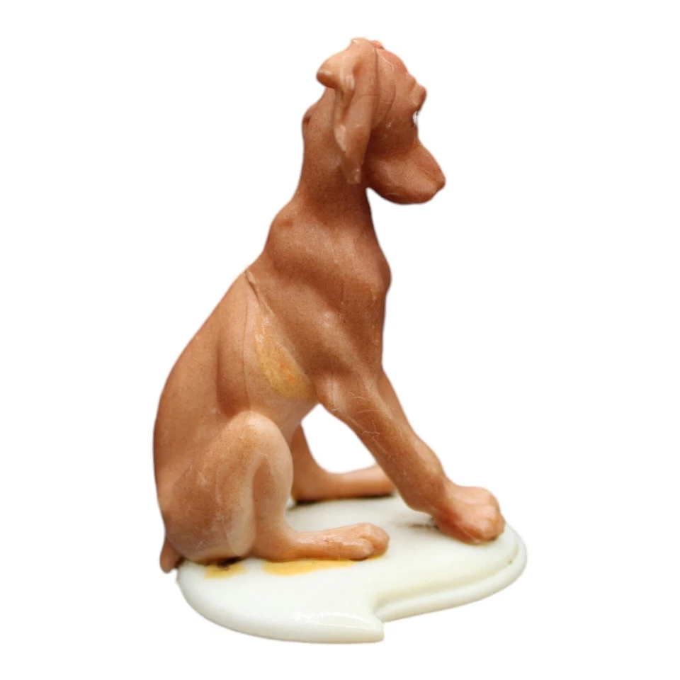 Decoración de pastel de plástico Wilton Hound Dog 1973 vintage 3 1/4" de alto Foto 4 de 4