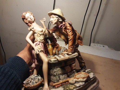 NATURALIST SIGNED CAPODIMONTE PORCELAIN SIZE 27X19X28 EXCELLENT CONDITION - Picture 2 of 22