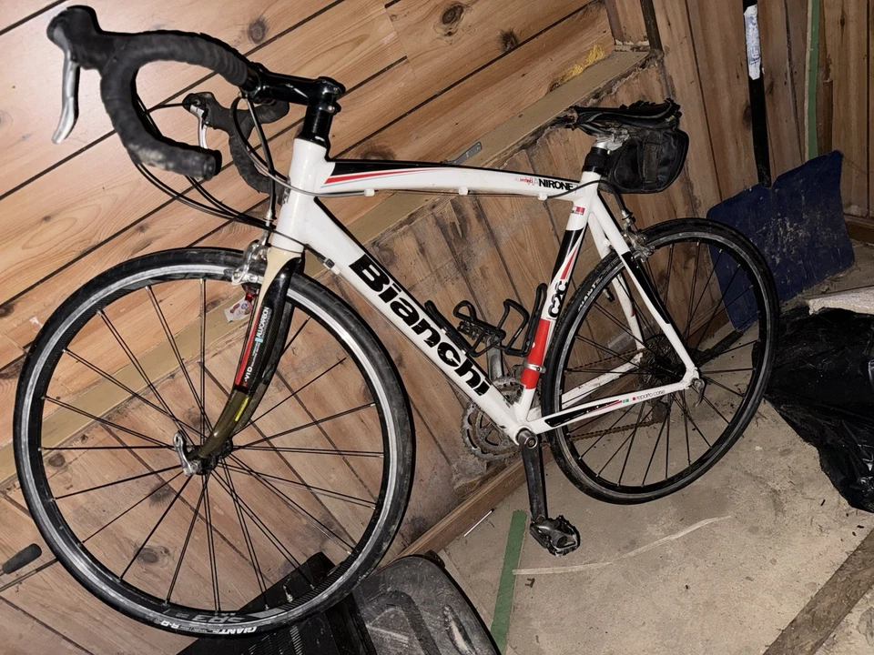 Bicicleta de carretera de aluminio Bianchi Via Narone 7 C2c Italianas 54 cm 700c Foto 2 de 4