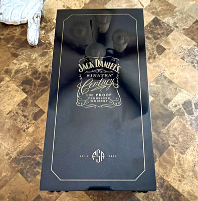 Jack Daniel s Sinatra Century 2015 Original Display Case Black/Gold Distillery