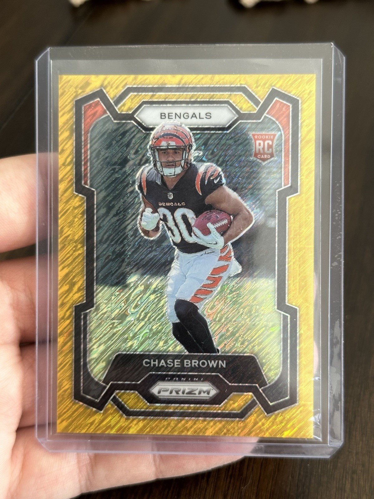 CHASE BROWN 2023 PANINI PRIZM #318 RC ROOKIE GOLD SHIMMER /10 BENGALS