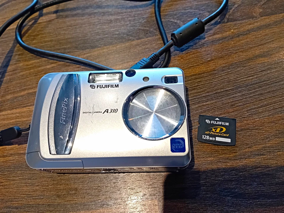Fujifilm FinePix A310 3.1MP Retro Compact Digital Camera, photo 1 of 5