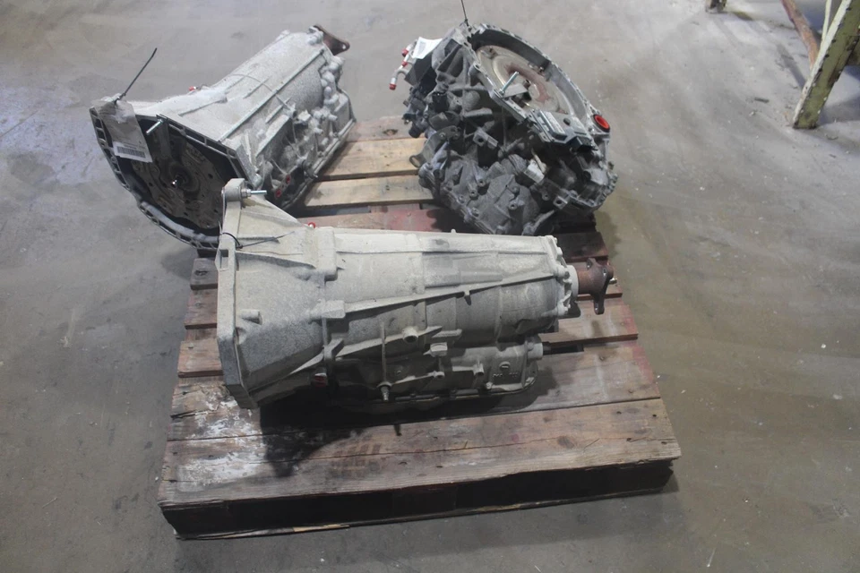 Used Automatic Transmission Assembly fits: 2015 Chevrolet Camaro AT 6 Speed opt Foto 2 de 4