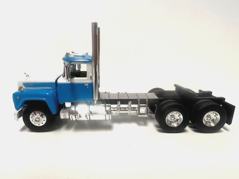 DCP FIRST GEAR 1/64 SCALE R MODEL MACK DAY CAB, BLUE & WHITE, DECK