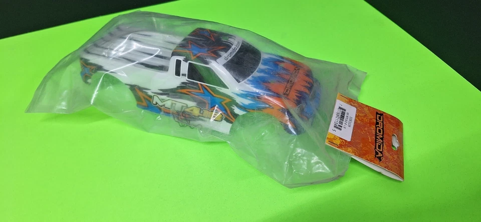 Dromida 4x4 Body White & Blue SC4.18 RC Truck - Image 2 of 3