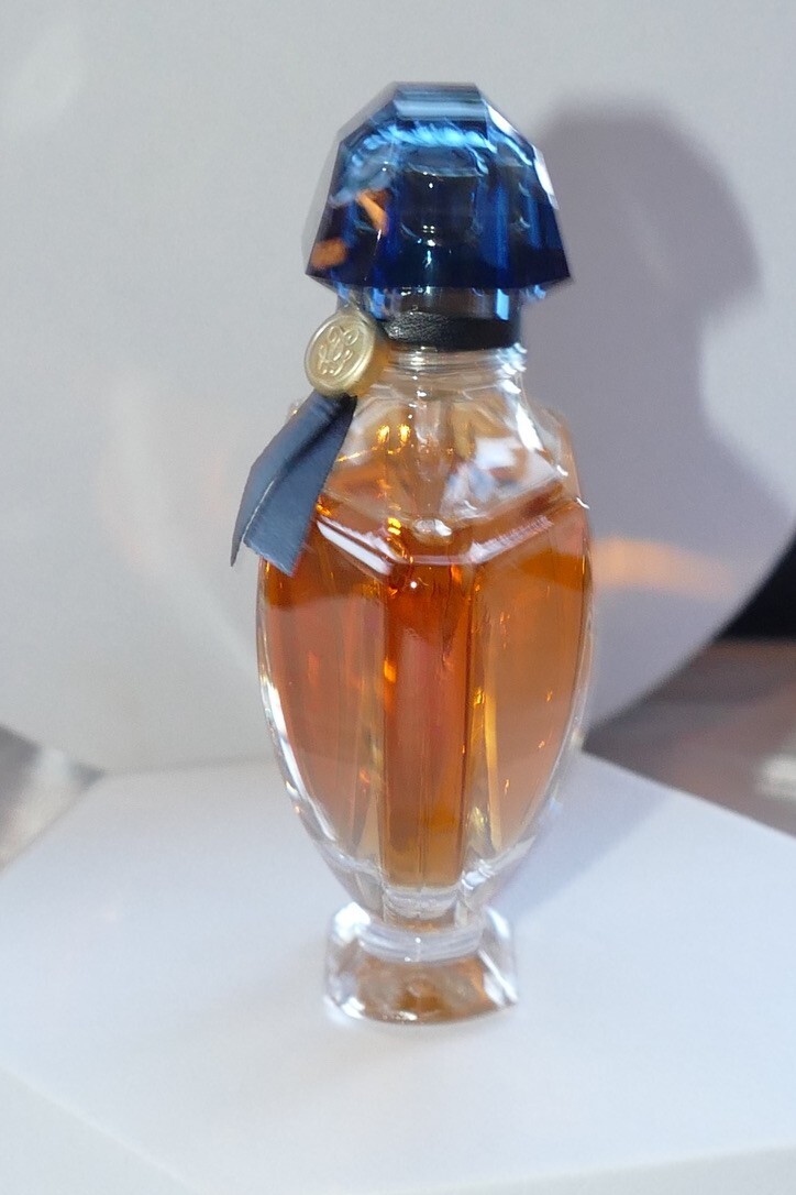Shalimar Eau De Parfum Spray 1.7 Oz / 50 Ml for Women by Guerlain