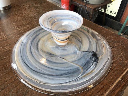 Vidrio soplado Vietri blanco gris remolino soporte para pastel grande 13"" redondo - Imagen 5 de 11