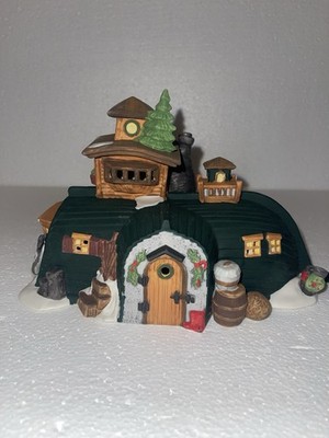 DEPT 56 DICKENS VILLAGE DAVID COPPERFIELD ''PEGGOTTY'S COTTAGE'' #5550-6 BRAND NEW