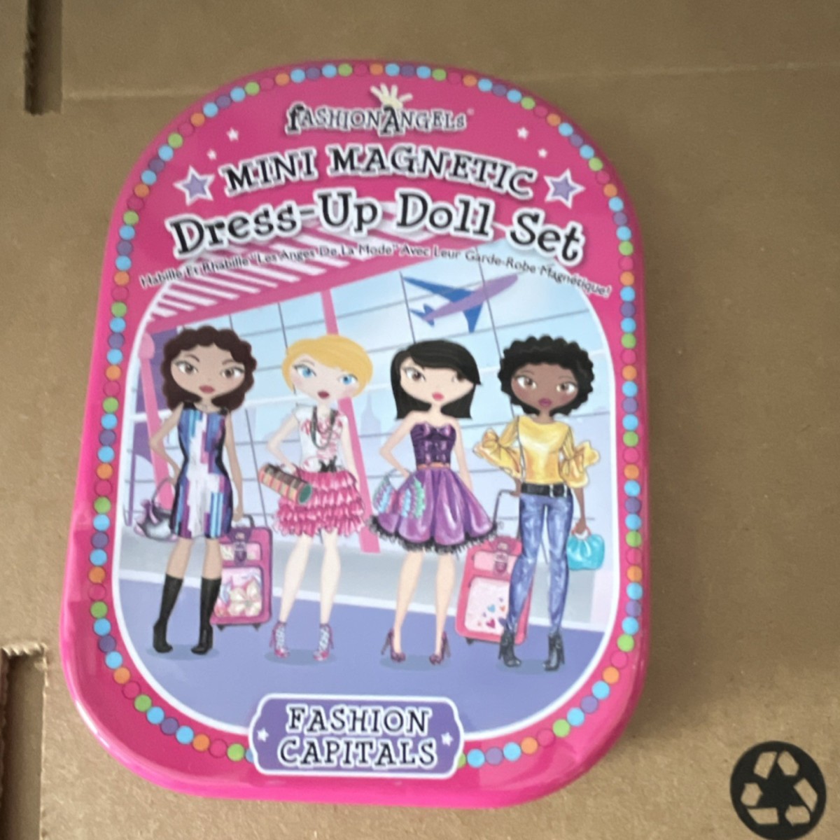 Fashion Angels Mini Magnetic Dress-Up Doll Set Fashion Capitals 47pc 4 Scenes Fashion Angels Mini Magnetic Dress-Up Doll Set Fashion Capitals 47pc 4 Scenes