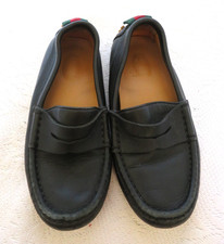 KIDS GUCCI BLACK LEATHER LOAFERS, SZ 30